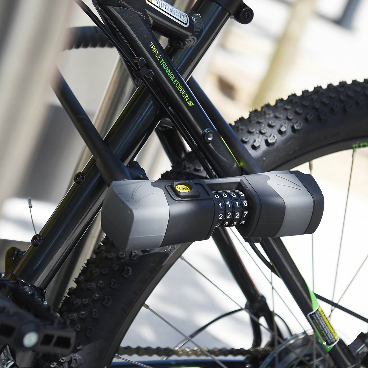 Yale Combination Lock 4 Digits Bike Security Black Hardened Steel (W)36mm - Image 2