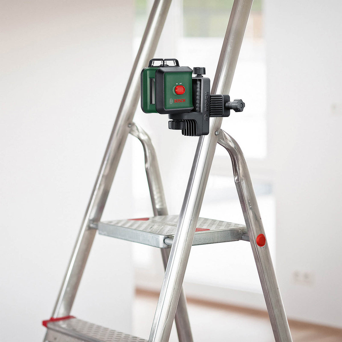 Bosch Laser Level Green Self Levelling Horizontal And Vertical Compact - Image 5