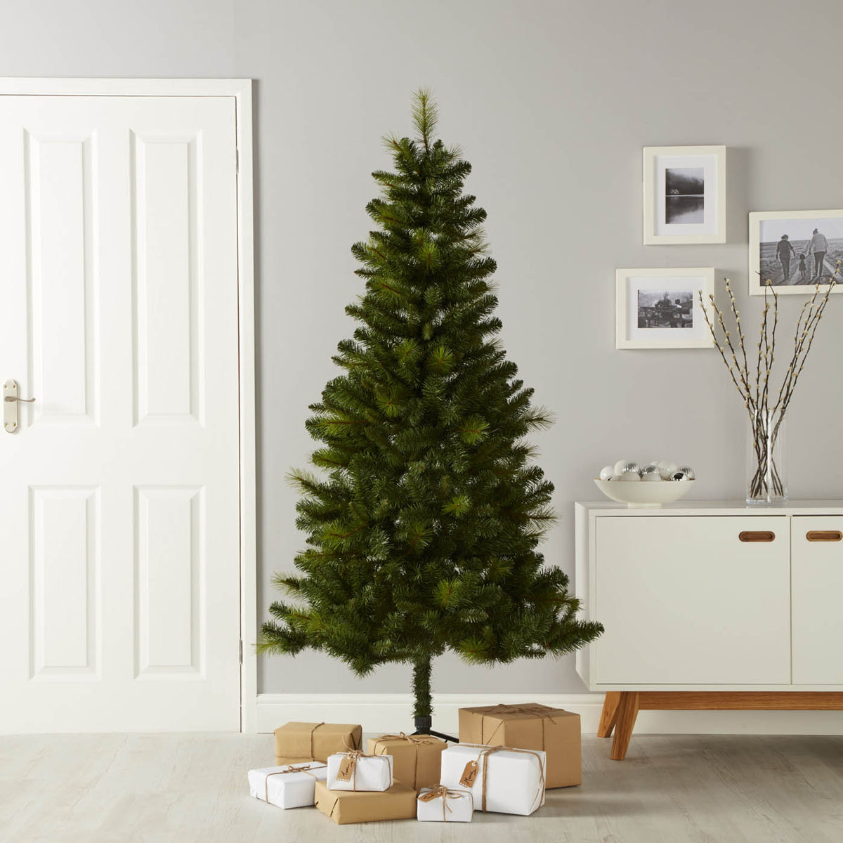 Artificial Christmas Tree 6ft Full Green Natural Effect Hooked Branches - Image 1