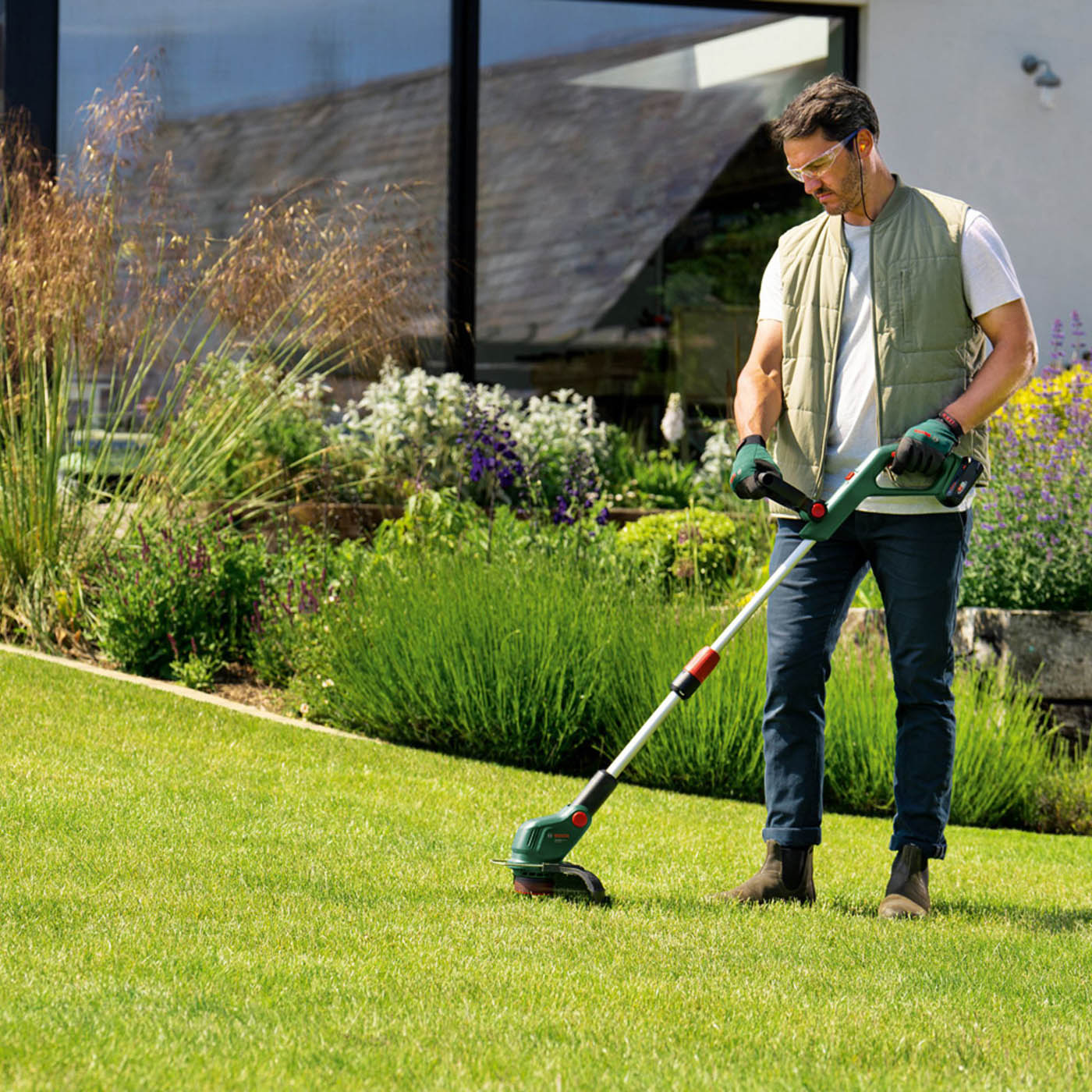 Bosch Grass Trimmer Cordless 18V Li-Ion UniversalGrassCut 18V-26-500 Body Only - Image 2