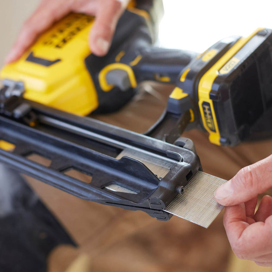 Stanley FatMax Nail Gun Second Fix Cordless 16 Gauge 18V 64mm 2 x 2Ah Li-ion - Image 5