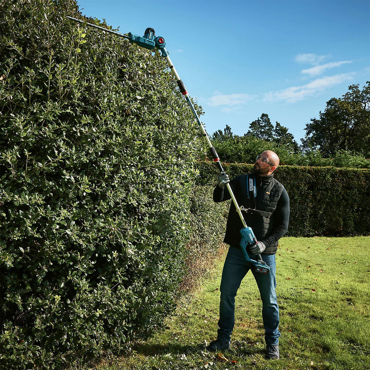 Erbauer ERI1024GHT 18V Cordless Hedge Trimmer 550mm Bare Tool - Image 2