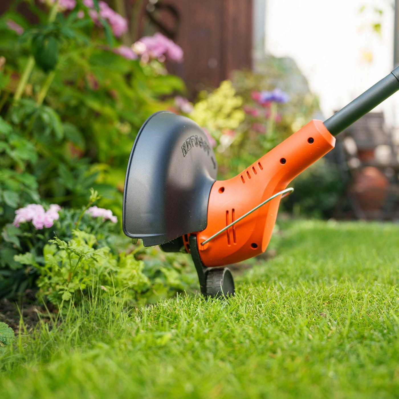 Flymo Grass Trimmer Cordless 18V 2Ah Li-Ion 970764101 250mm Grass Cutter - Image 3