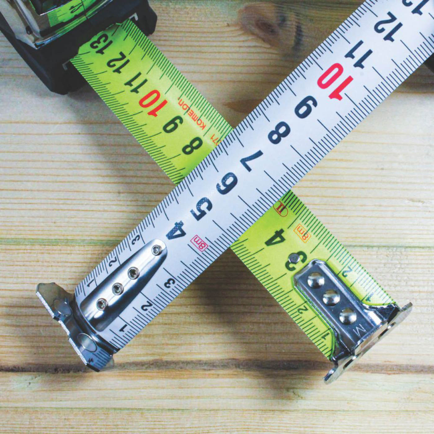 Komelon PowerBlade II Metric Only 8m Tape Measure - Image 4