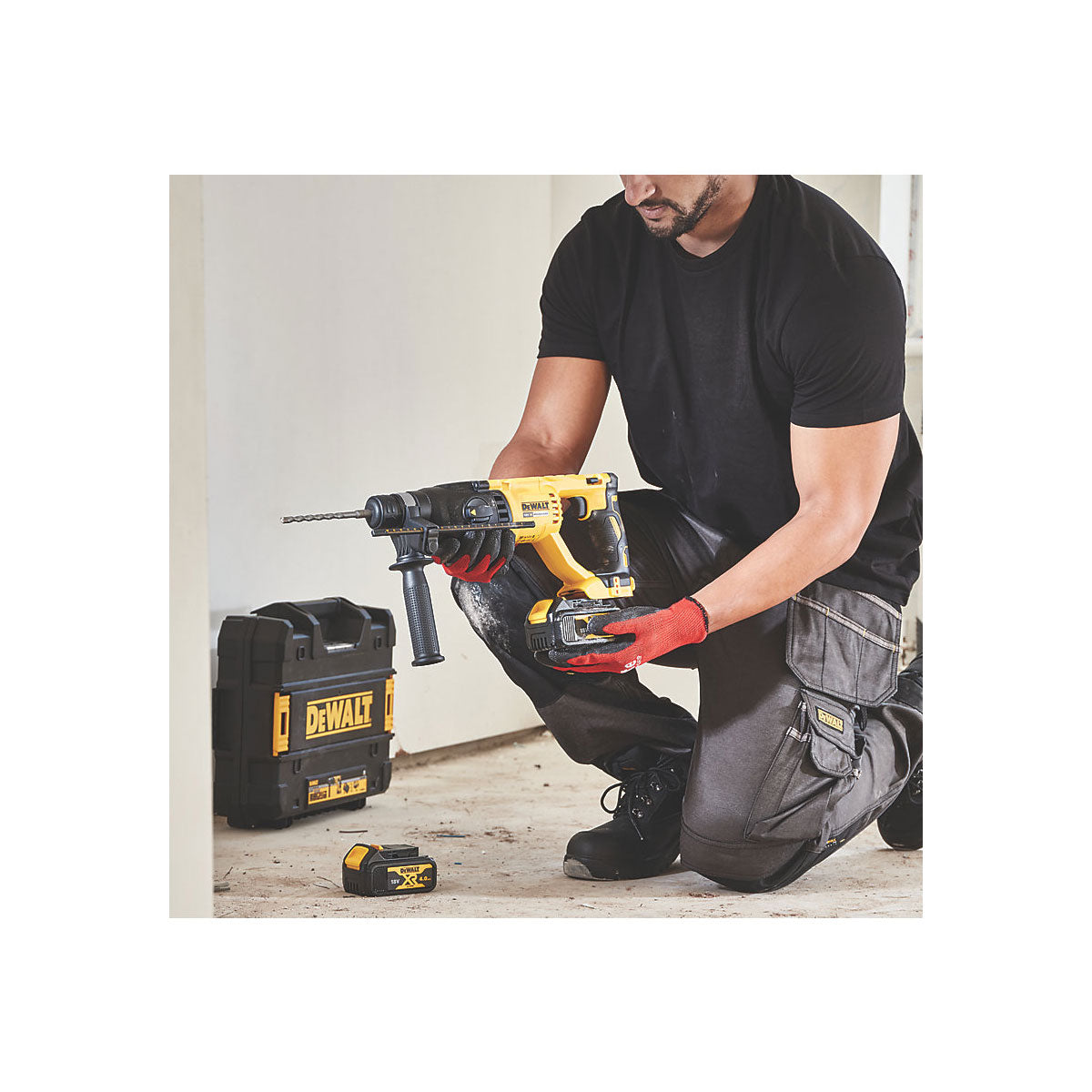 DeWalt SDS Plus Hammer Drill Cordless 18V Li-Ion DCH033 Brushless Body Only - Image 2