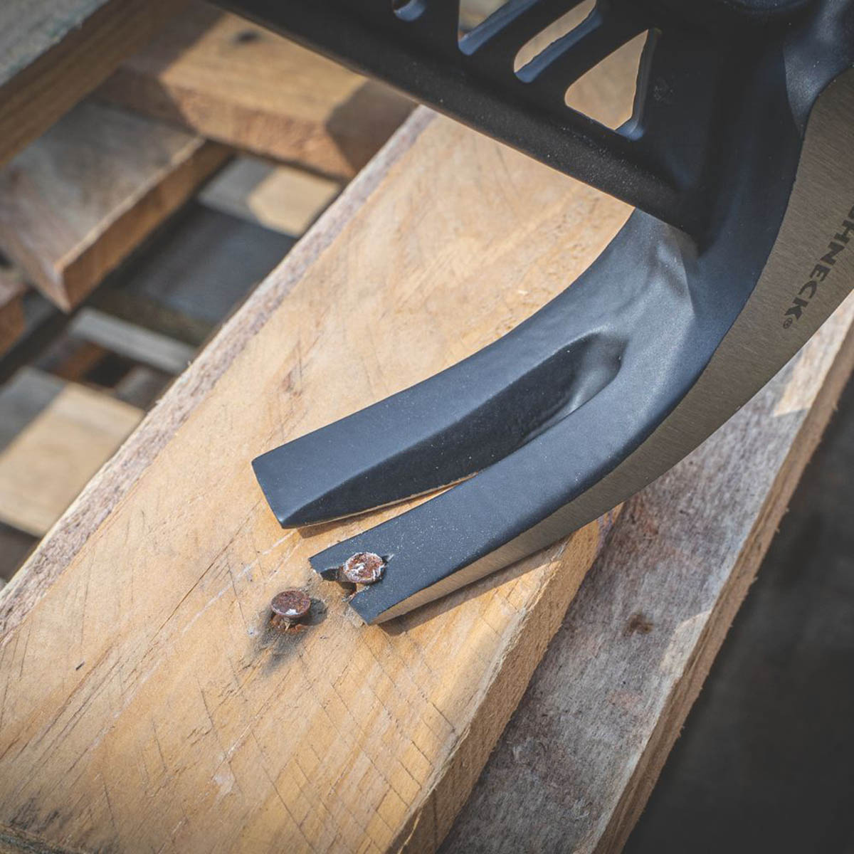 Roughneck Claw Hammer Gorilla V-Series Single-Piece Smooth 20oz (0.57kg) - Image 5