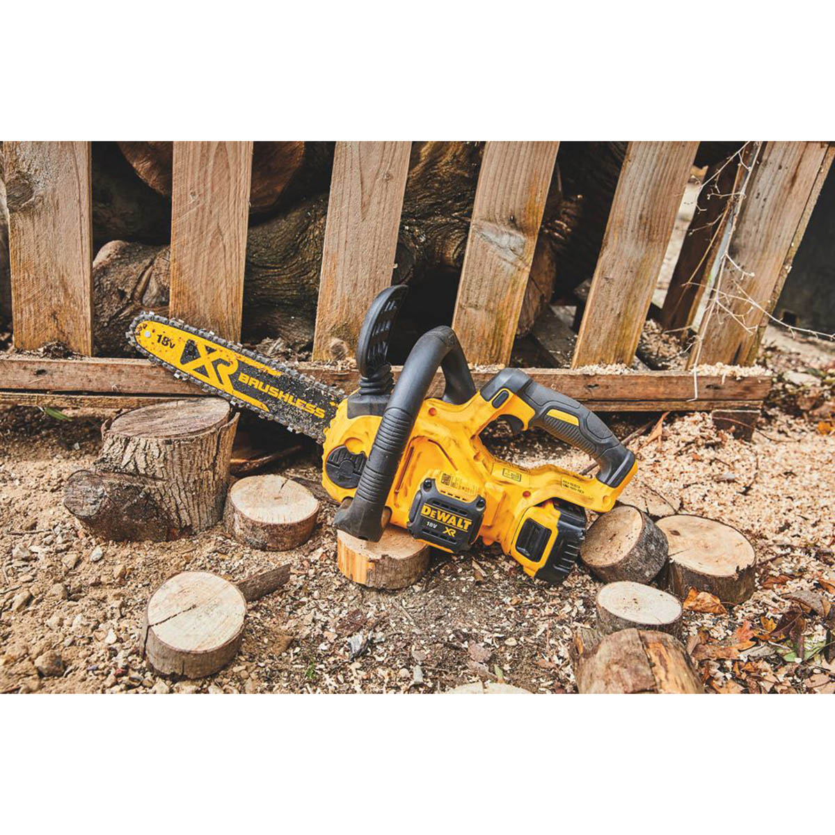 DEWALT Chainsaw Cordless 30cm DCM565N-XJ Brushless 18V Li-Ion XR - Body Only - Image 3