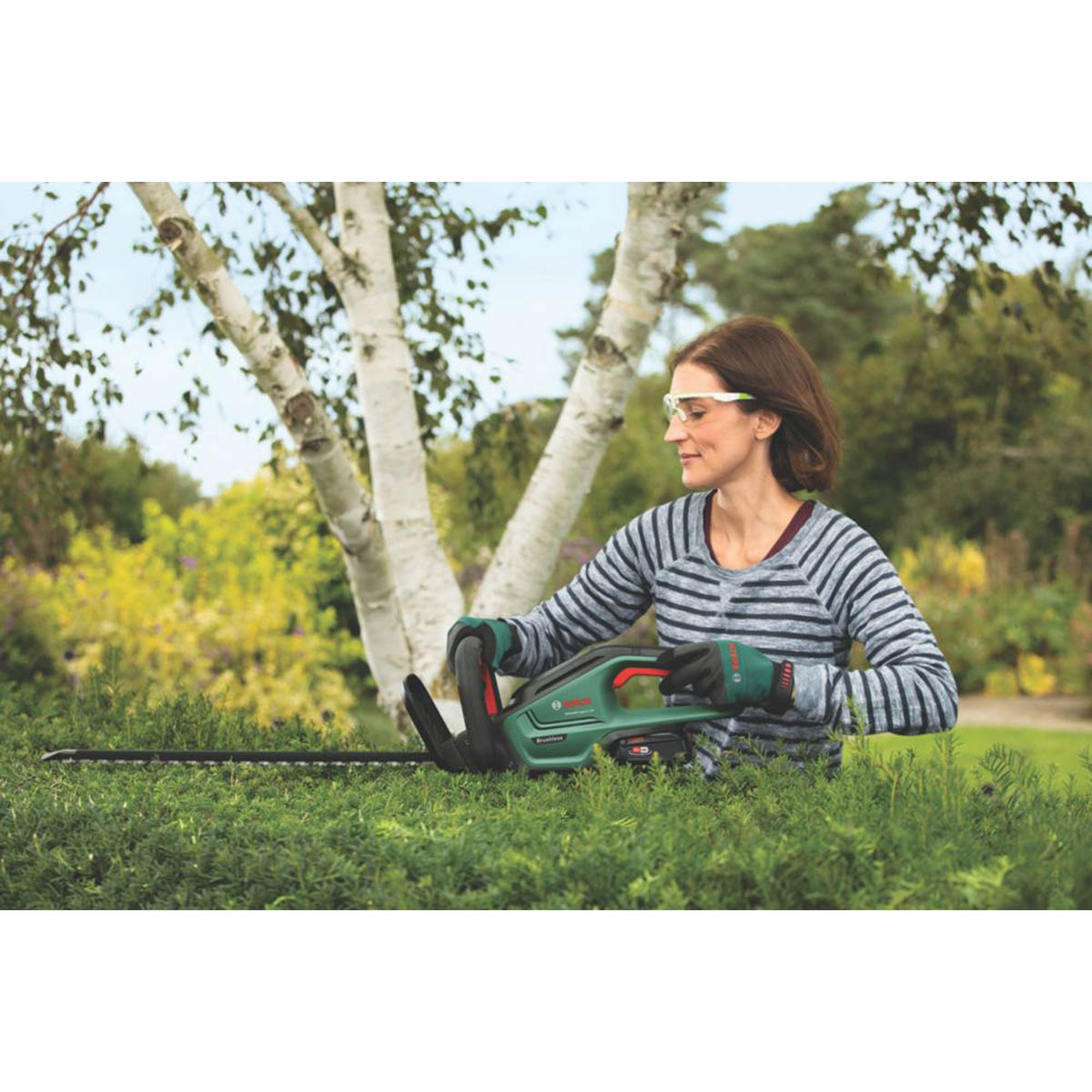 Bosch Hedge Trimmer Universal Cordless 55cm 18V Li-Ion Power for All Body Only - Image 2