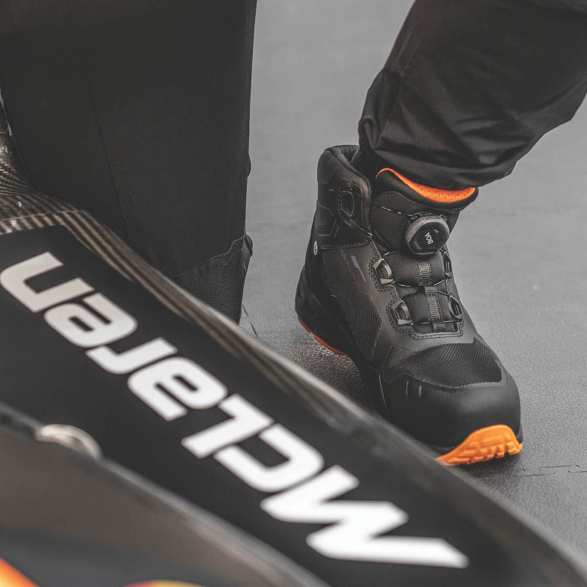 DeWalt Mens Safety Boots McLaren F1 Team Black Lightweight Metal Free Size 10 - Image 3