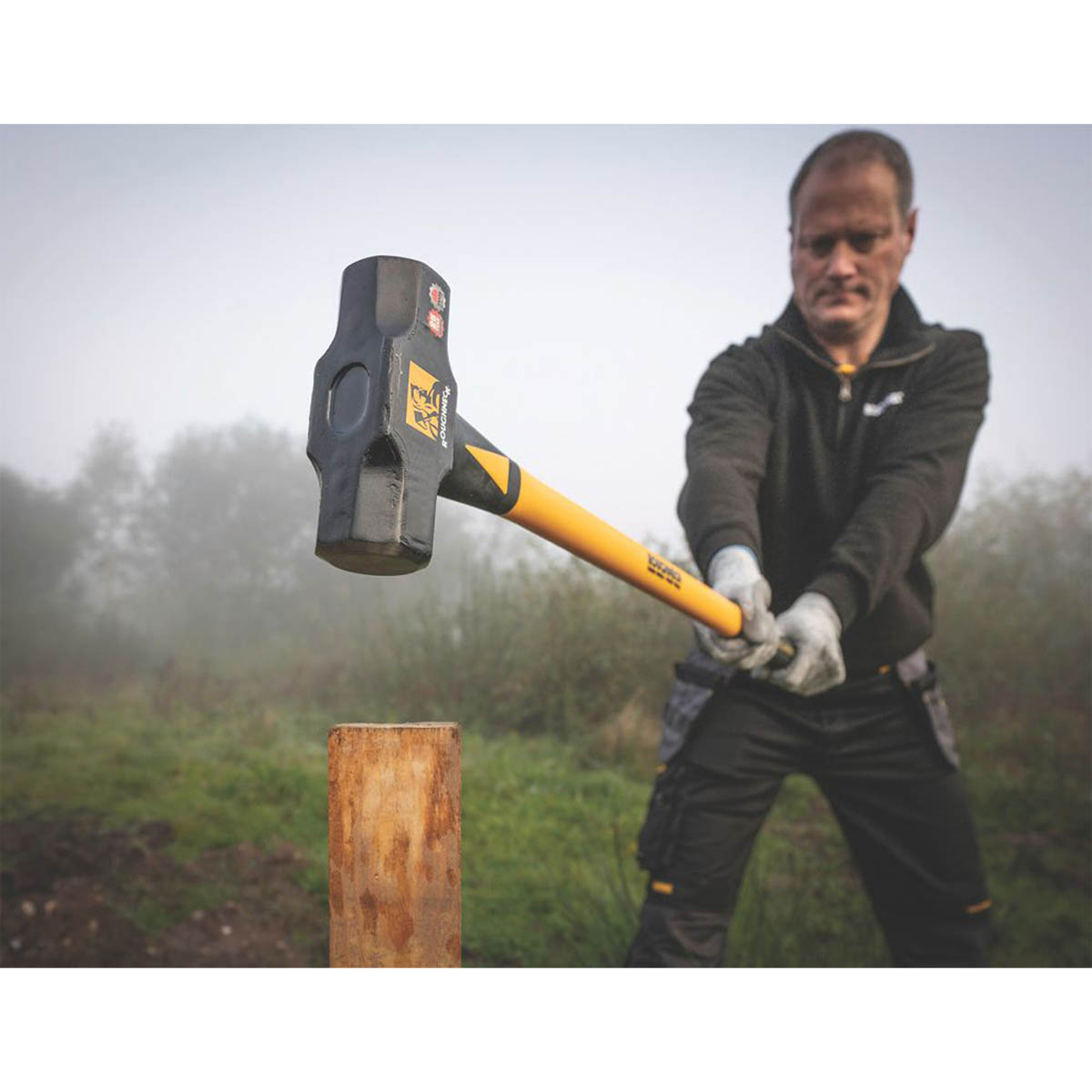 Roughneck Sledge Hammer Drop-Forged Soft-Grip Handle Fibreglass 16lb (7.3kg) - Image 5