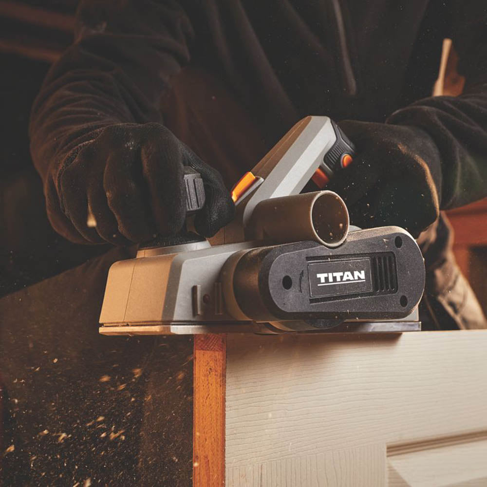 Titan Wood Planer TTB876PLN Handheld Portable Electric Soft-Grip Compact 240V - Image 2