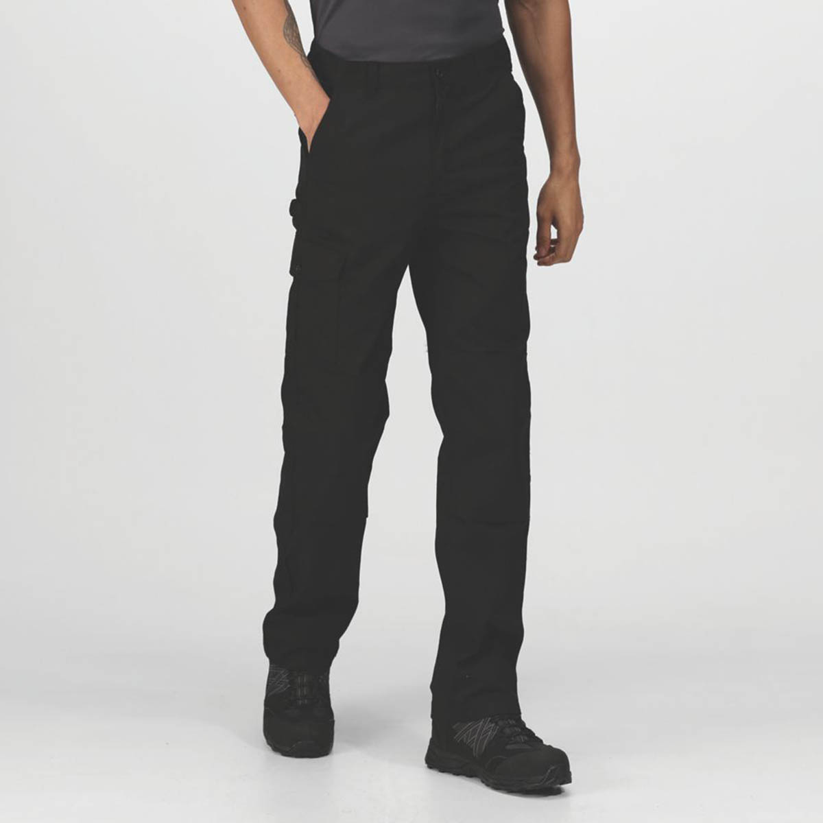Regatta Mens Work Trousers Cargo 6 Pockets Black Water Repellent 38" W 29" L - Image 3