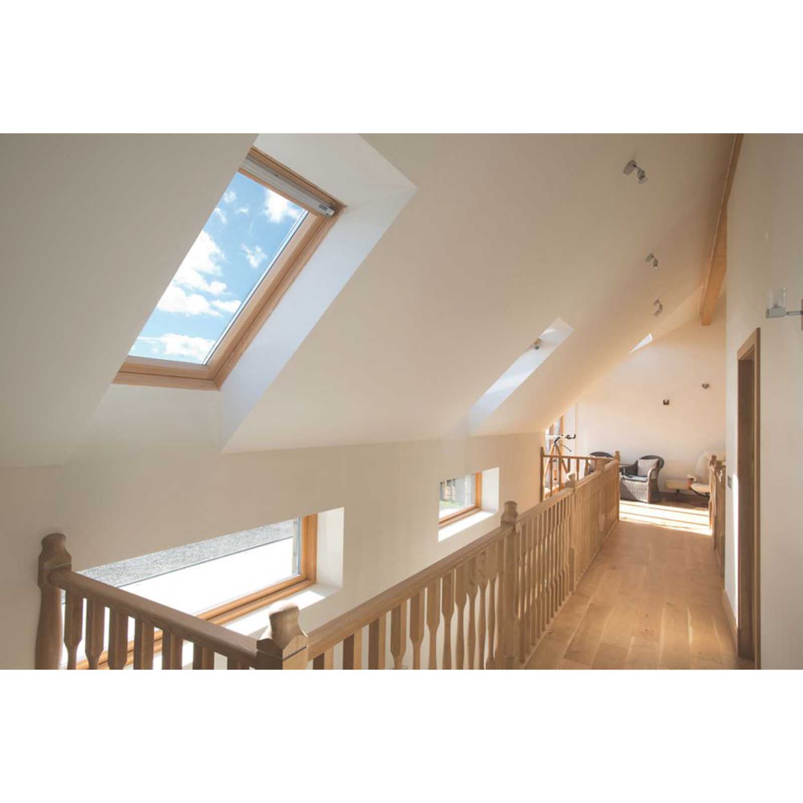 Keylite Manual Centre-Pivot Grey & Pine Timber Roof Window Clear 550 x 980mm - Image 3