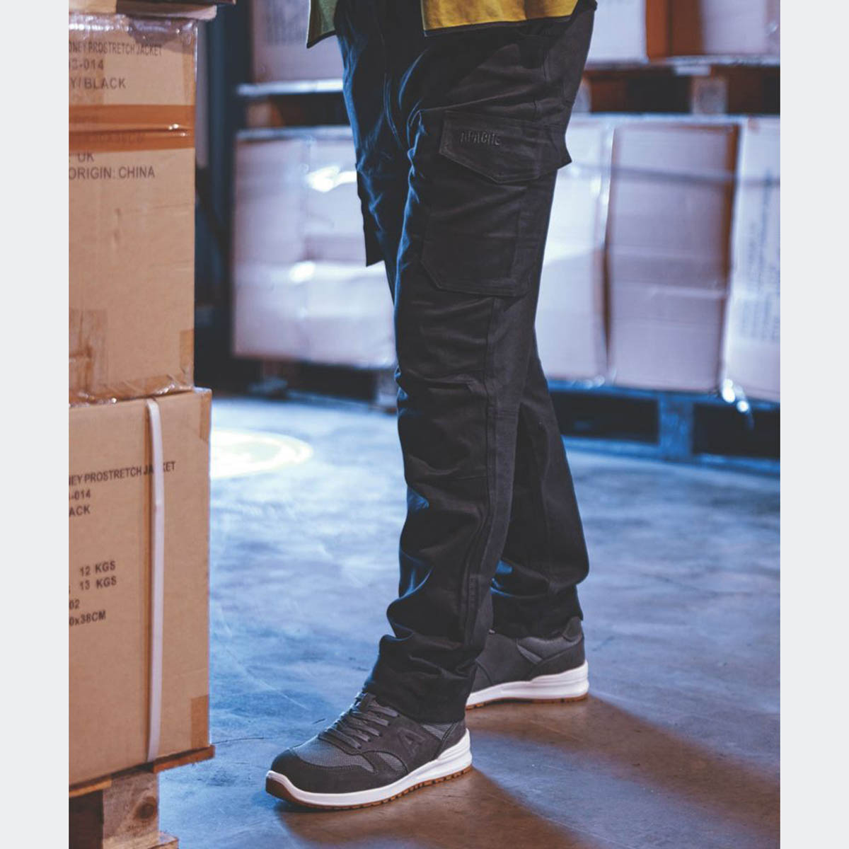 Apache Work Trousers Mens Slim Fit Black Cargo Stretch Multi Pockets 36W 31-33L - Image 2