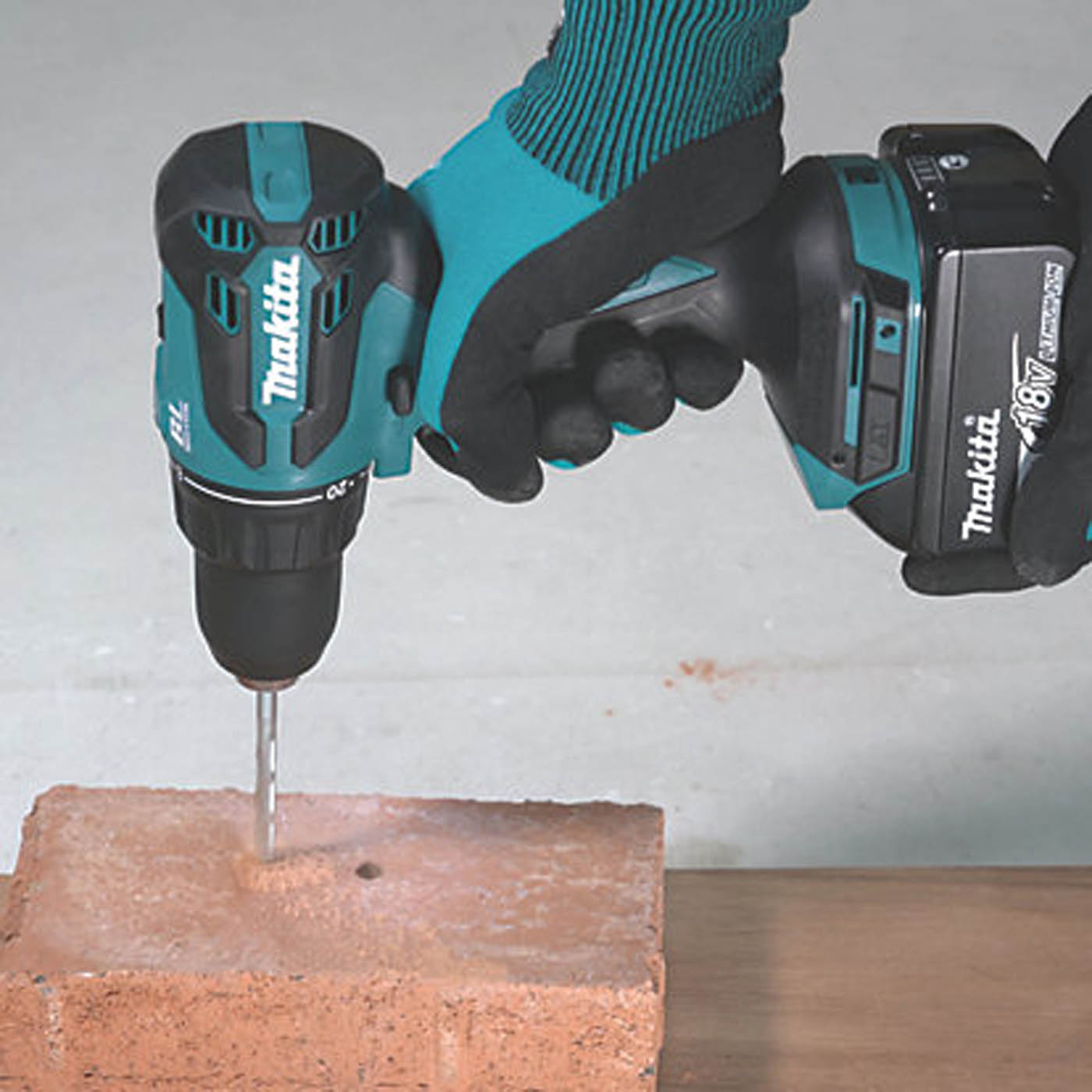 Makita DHP490SFX2 18V 1 x 3.0Ah Li-Ion LXT Cordless Combi Drill & Drill Bit Set - Image 5