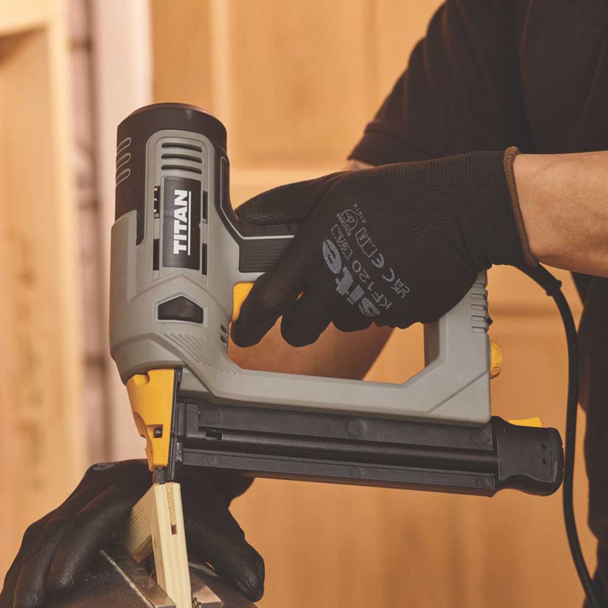 Titan Nail Gun TTB961NAL Second Fix Corded Electric Compact Soft-Grip 30mm 240V - Image 2