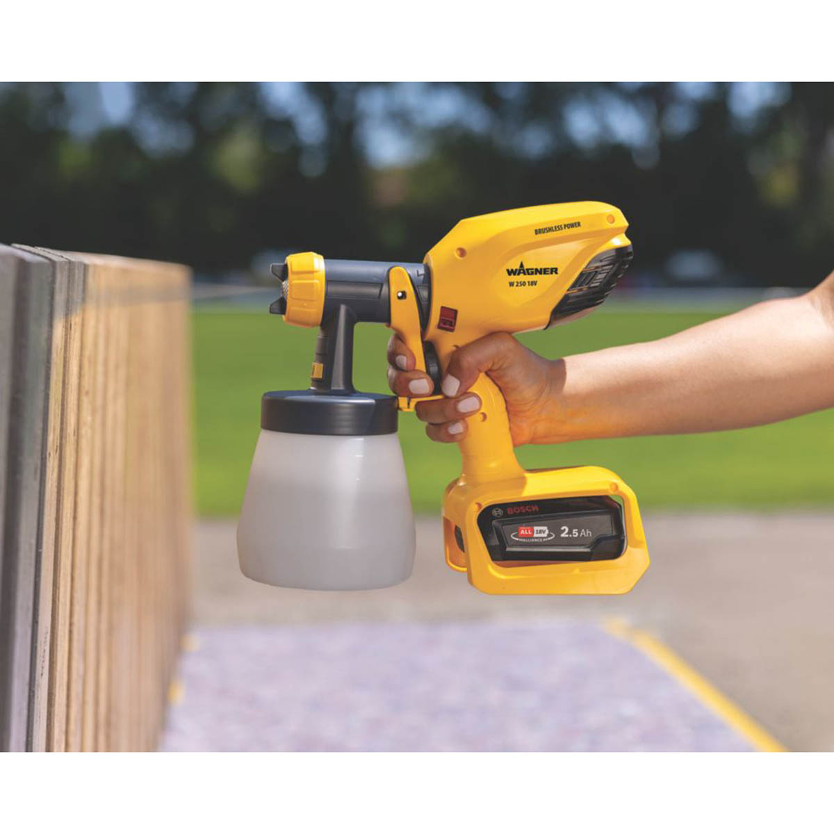 Wagner Fence Sprayer Cordless 18V Li-Ion W250 Brushless Spray Gun Body Only - Image 4