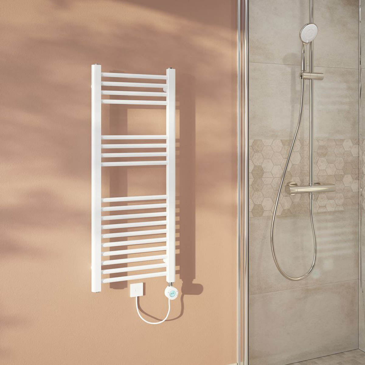 Flomasta Electric Towel Radiator Flat White Programmable 1000mm x 400mm 853BTU - Image 2