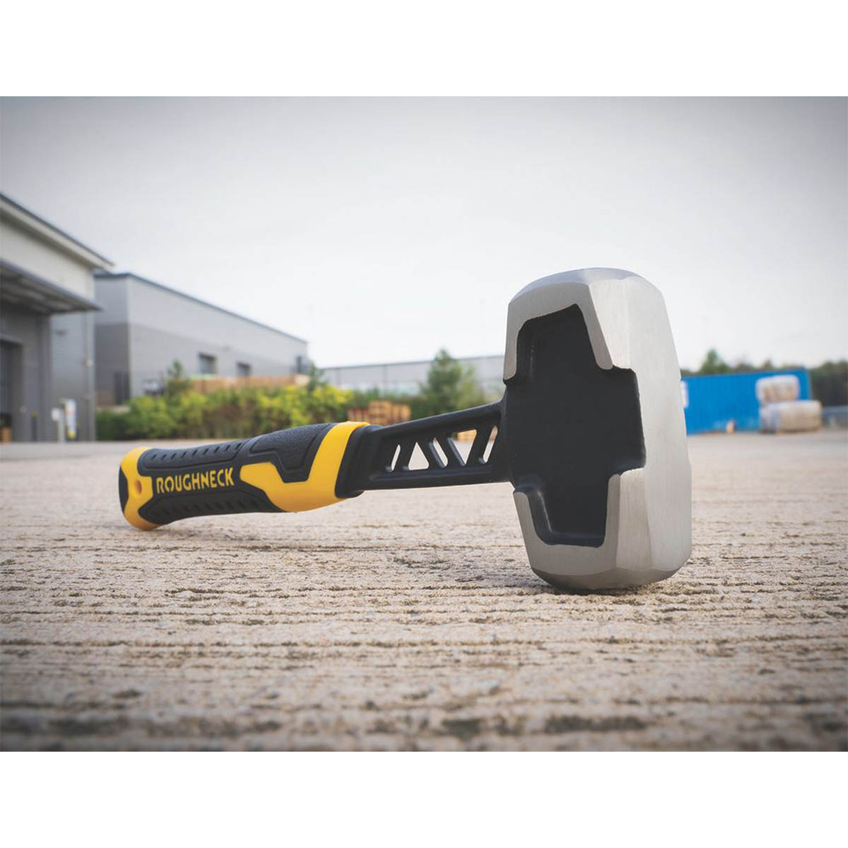 Roughneck Club Hammer Single-Piece Carbon Steel Head Soft-Grip Handle 1.1kg - Image 5
