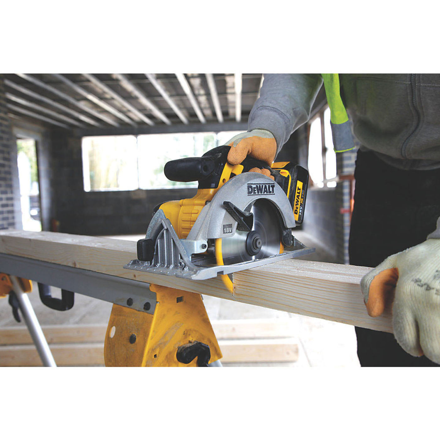 Dewalt Circular Saw Cordless 18V Li-Ion DCS391 Wood Cutting 165mm Body Only - Image 4