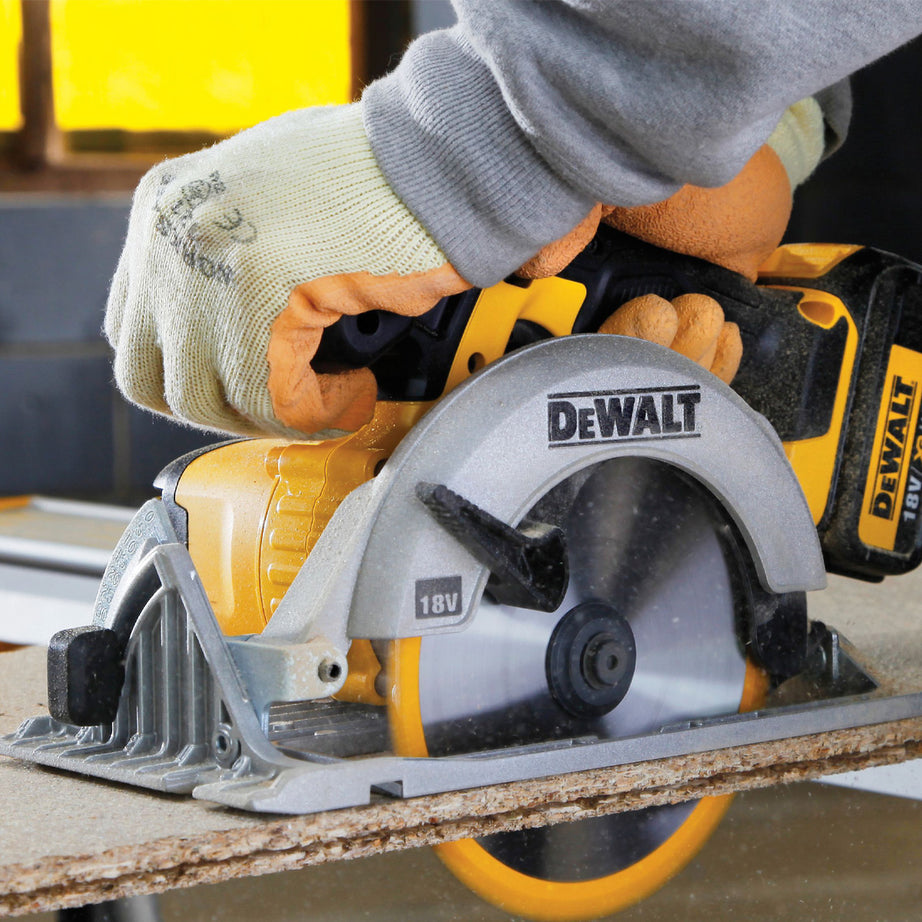 DeWalt Circular Saw DCS391 XR Cordless Powerful TCT Blade 18V 165mm Body Only - Image 3