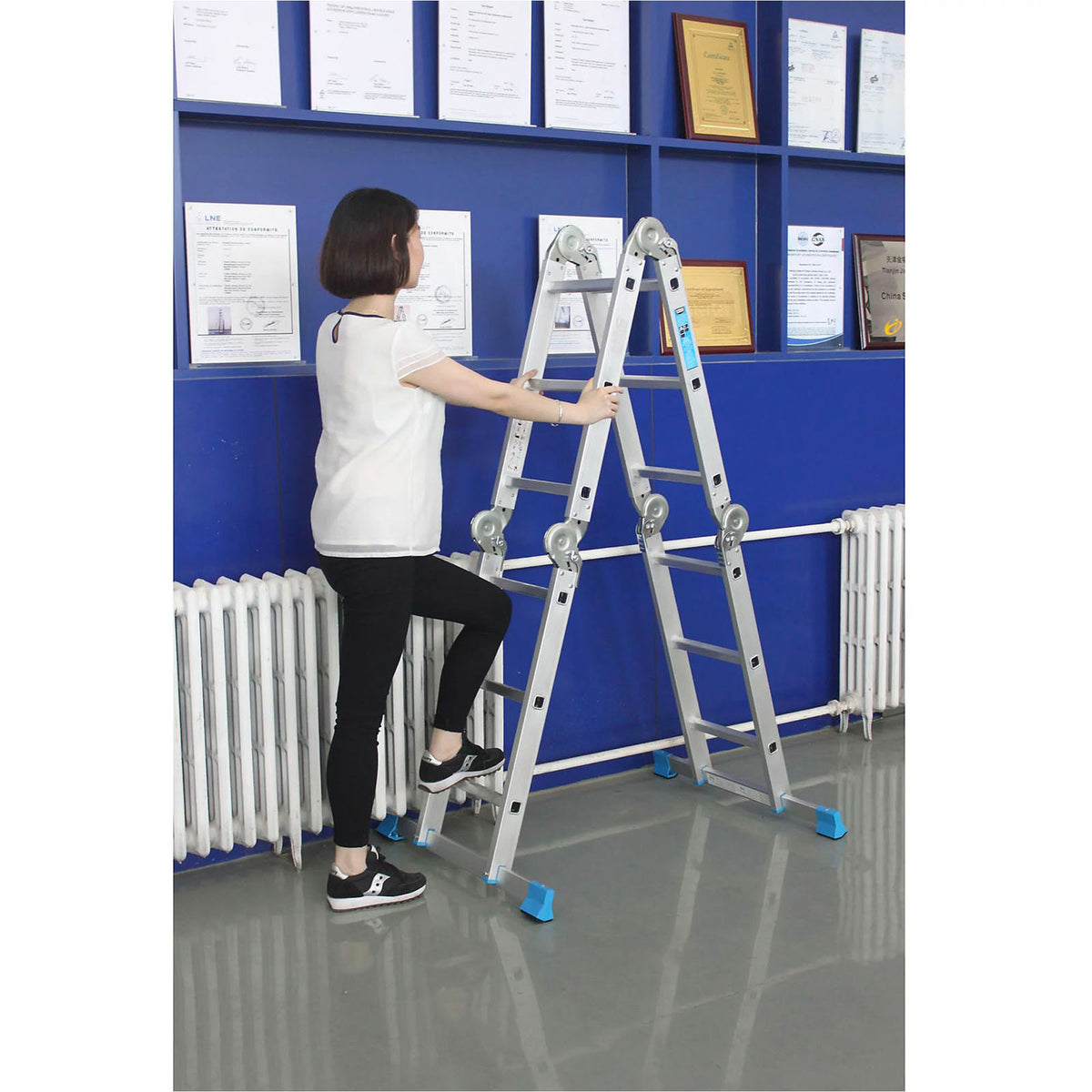 Mac Allister Folding Ladder Combination 3-Way 12 Tread Compact Non-Slip Feet - Image 8