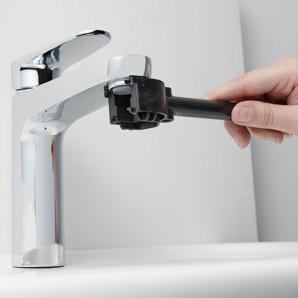 Bathroom Basin Pillar Tap Chrome Lever ¼ Turn Ceramic Disk Hot Cold Pair - Image 5