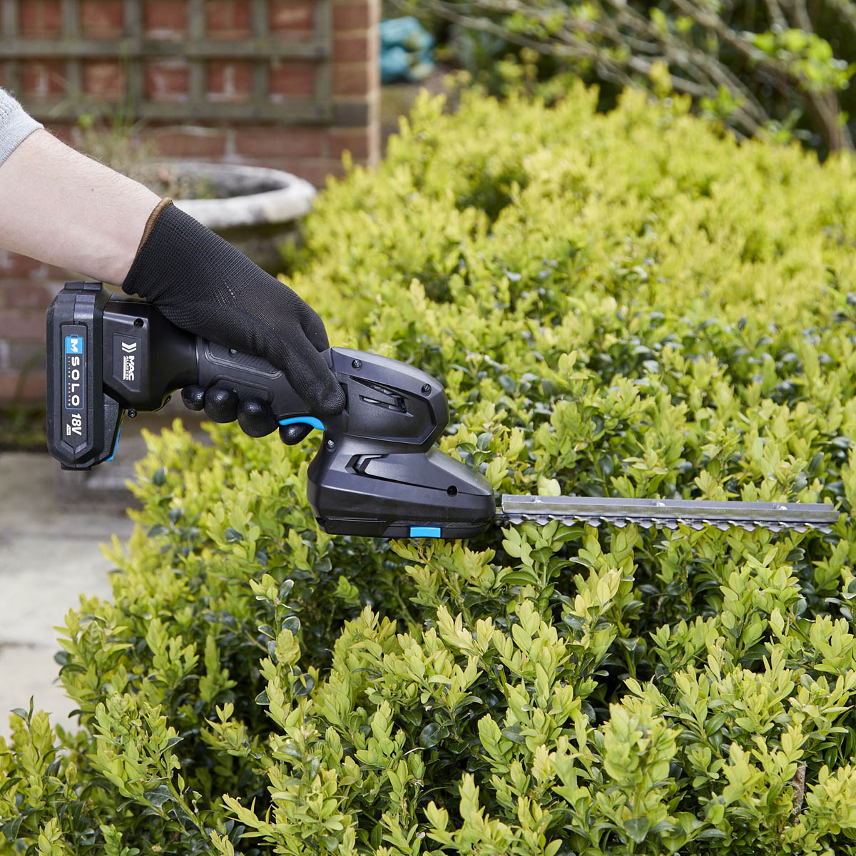 Mac Allister Hedge Trimmer Shear Cordless MSC18-Li Li-ion 2Ah Garden Tools 18V - Image 2