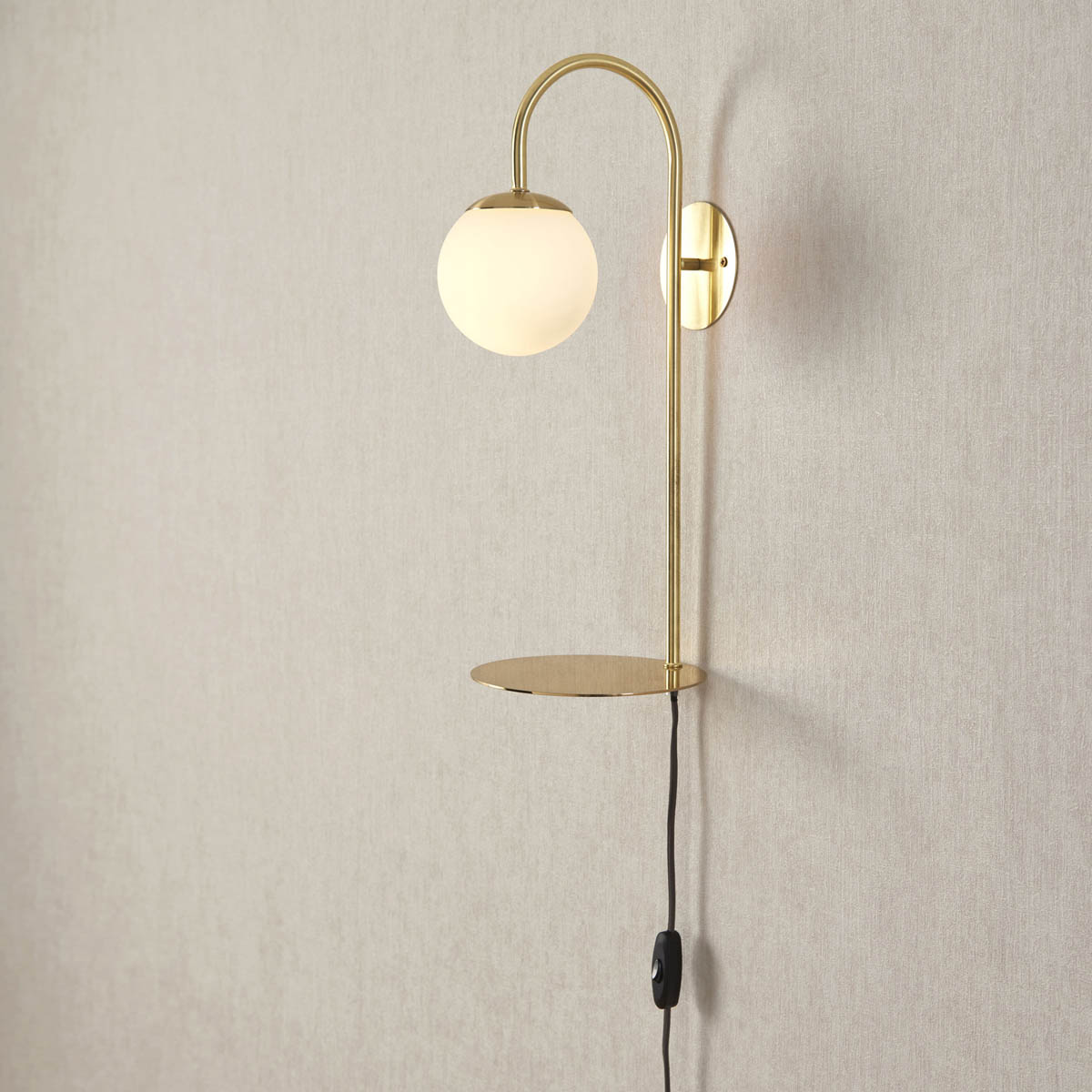 Wall Light Indoor Brass Effect Plug-in Globe Glass Shade Inline Switch Modern - Image 1