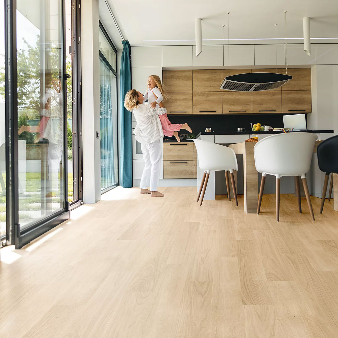 GoodHome Classy Oak Effect Click Flooring 1.98m2 Composite Floor Planks T9mm - Image 4