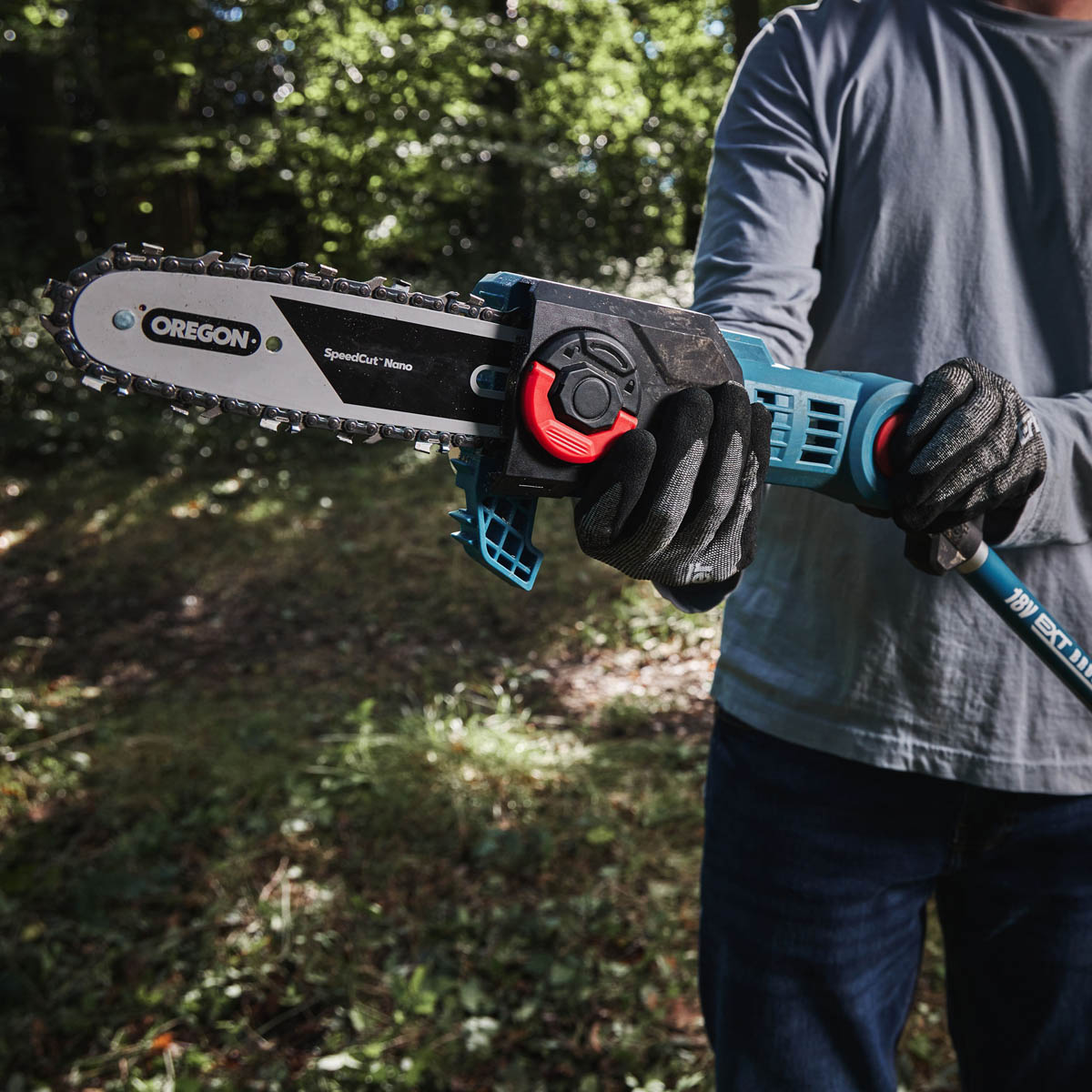 Erbauer Pole Saw Cordless 18V 6.0/3.0Ah Li-Ion ERI1020PLS Garden Chainsaw - Image 2