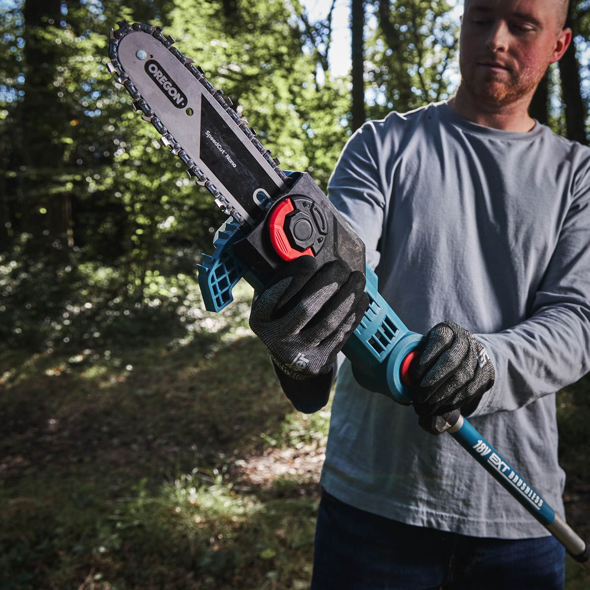 Erbauer Pole Saw Cordless 18V 6.0/3.0Ah Li-Ion ERI1020PLS Garden Chainsaw - Image 3