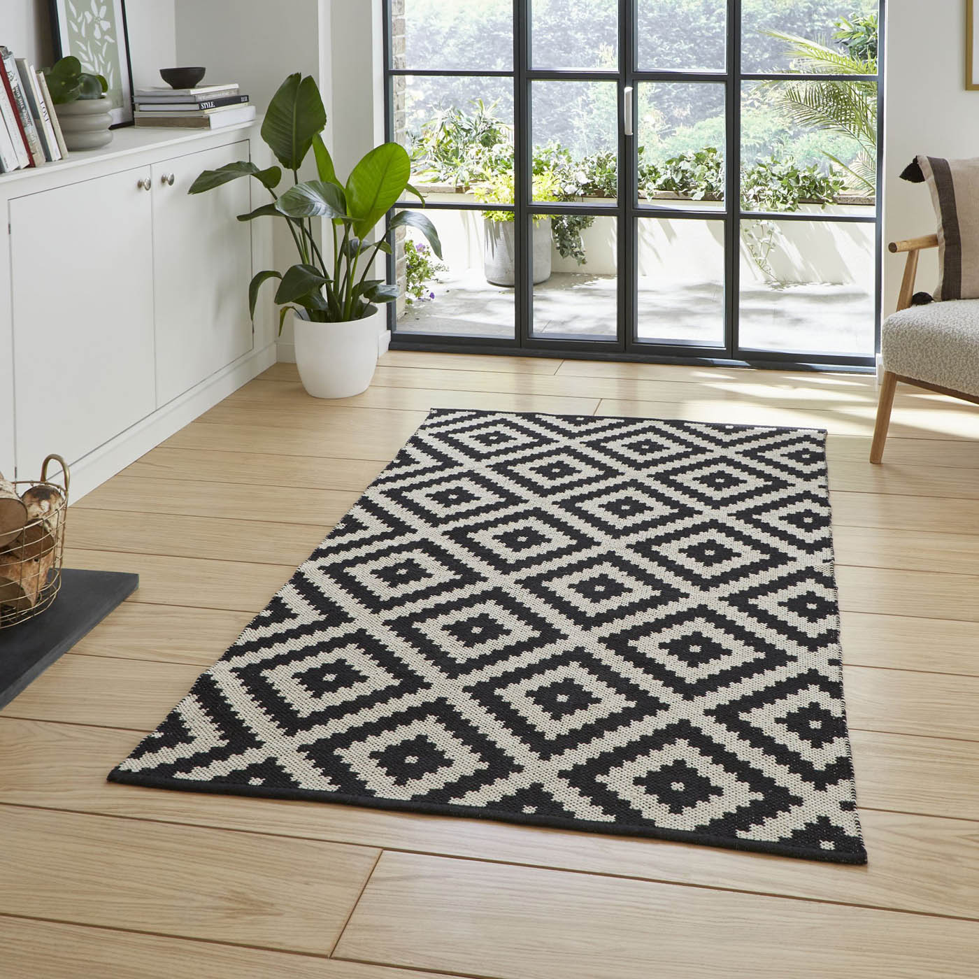 Medium Rug Black White Geometric Woven Effect contemporary (L)170cm x (W)120cm - Image 1