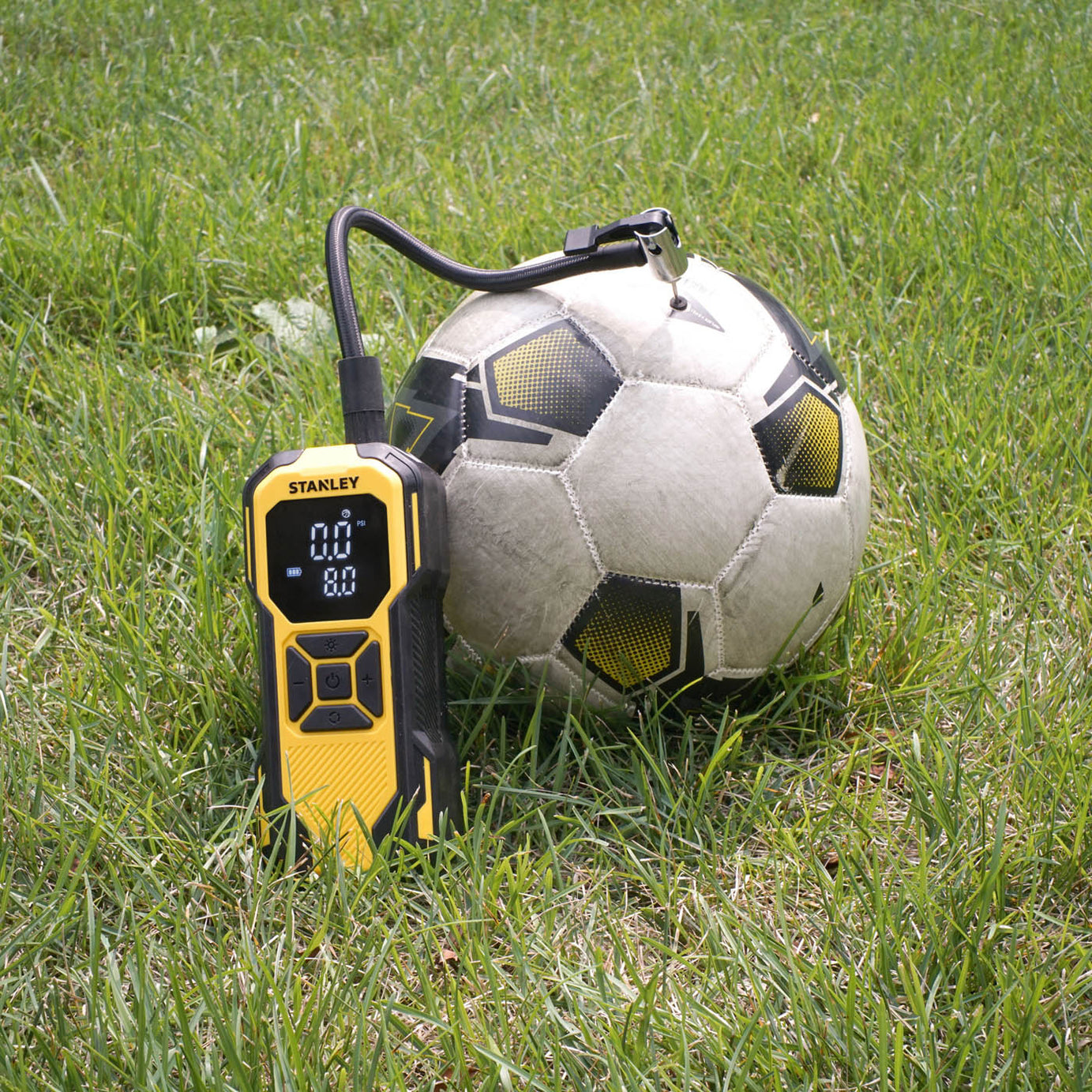 Stanley Tyre Inflator Cordless Digital Ergonomic Portable Pump Car Bike 11.1V - Image 2