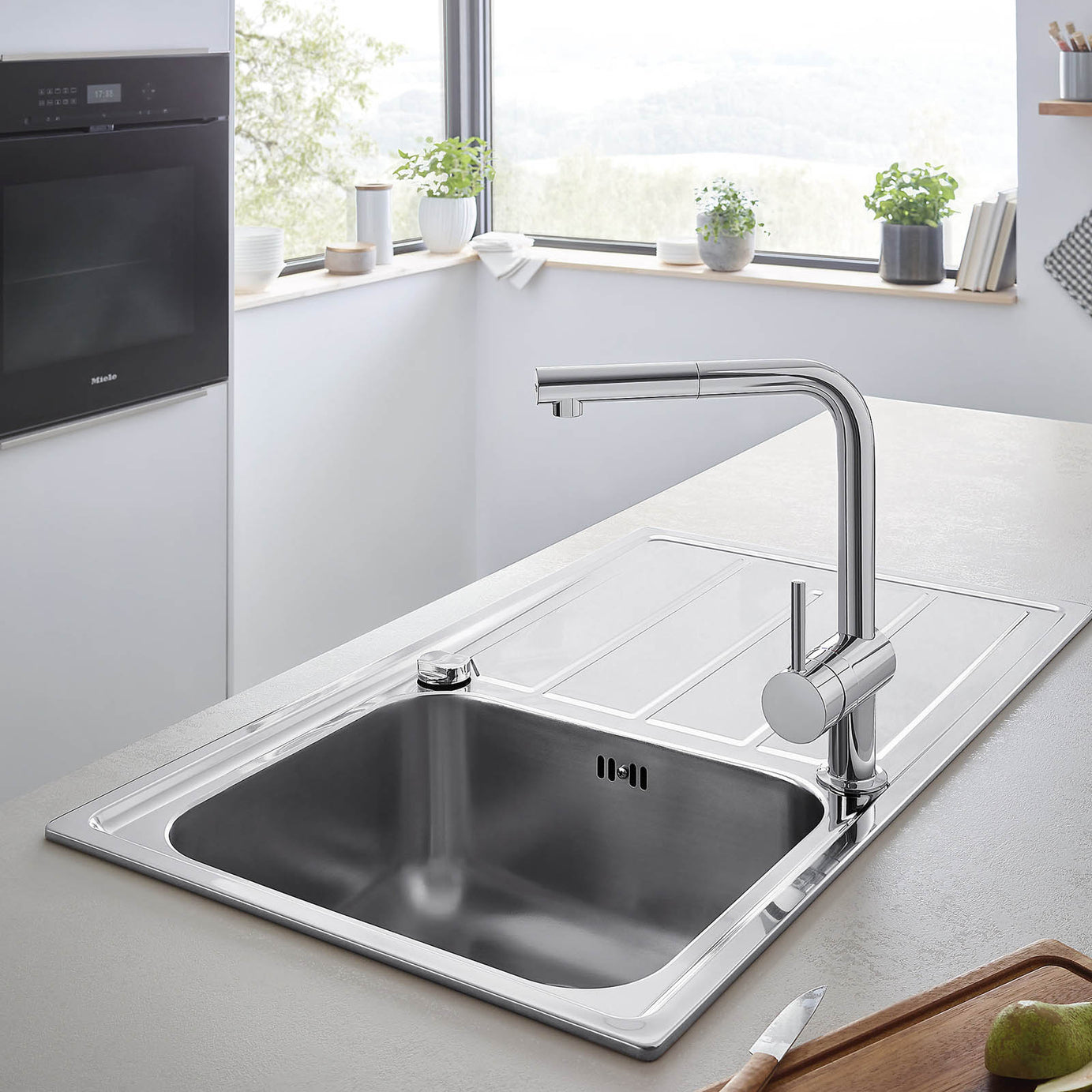 Grohe Kitchen Sink Tap Mixer Chrome Single Lever Pull Out Modern Faucet - Image 5