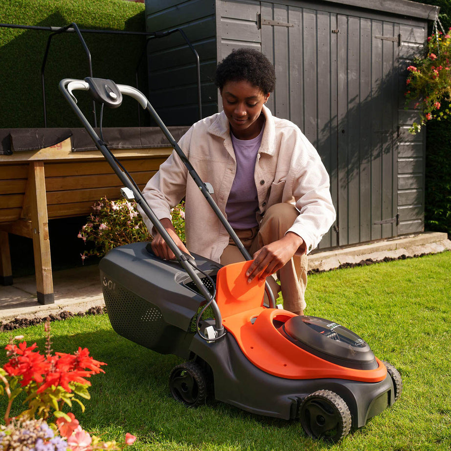 Flymo Cordless Rotary Lawnmower SimpliMow 320 Kit 18V 4Ah Battery - Image 2