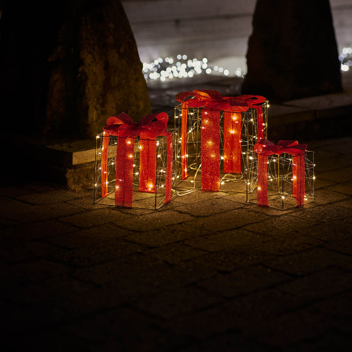 LED Christmas Silhouette Parcel Set Freestanding Warm White Timer Indoor Outdoor - Image 1