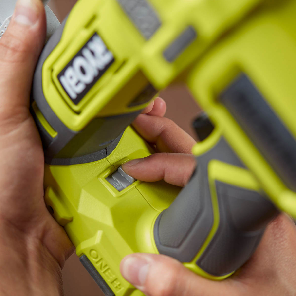 Ryobi Nail Gun Straight Cordless 18V 50mm 1 x 4Ah Li-ion One+ Second Fix - Image 2