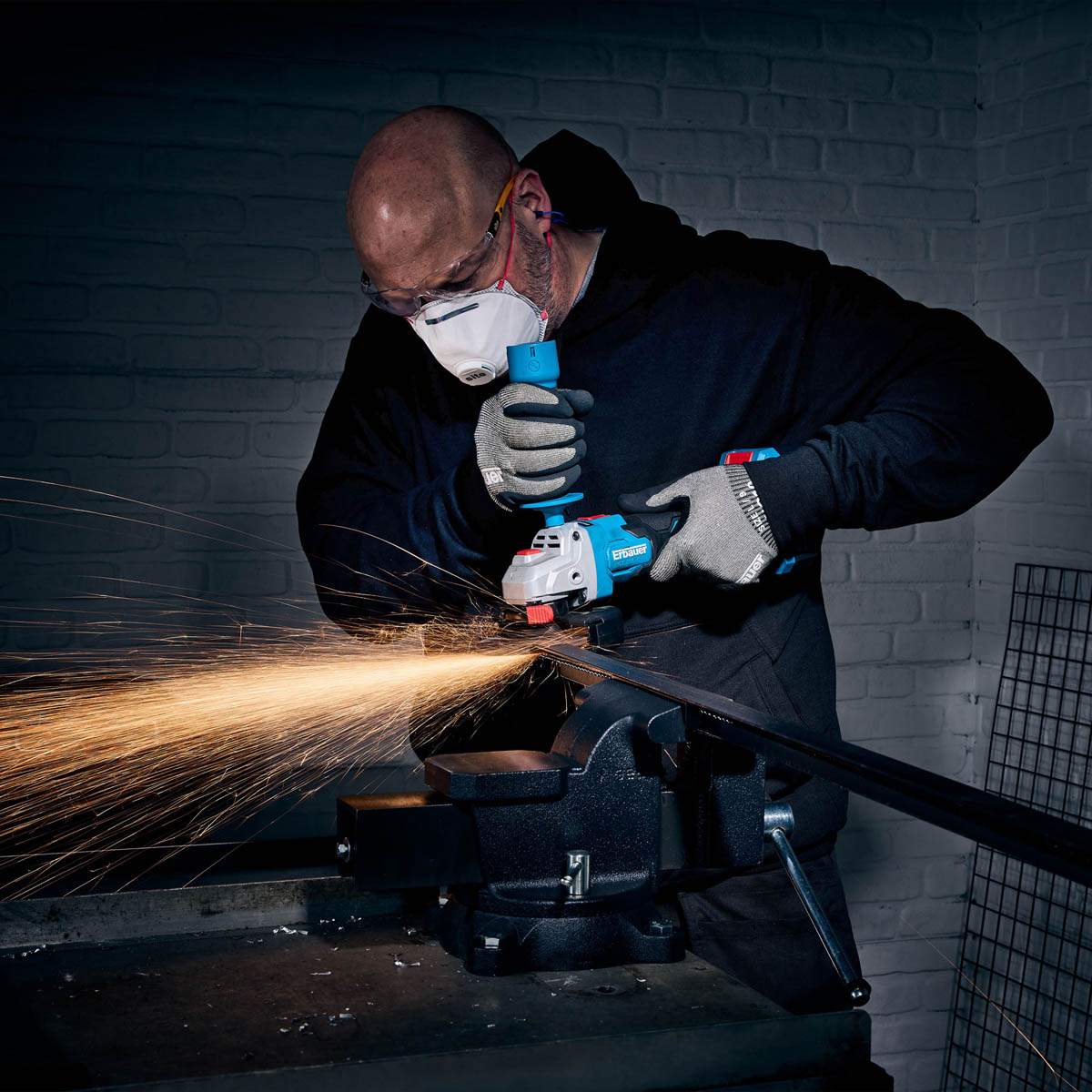 Erbauer Angle Grinder lERI1082GRD Cordless 18V EXT Keep Cool 115mm V2 Body Only - Image 2