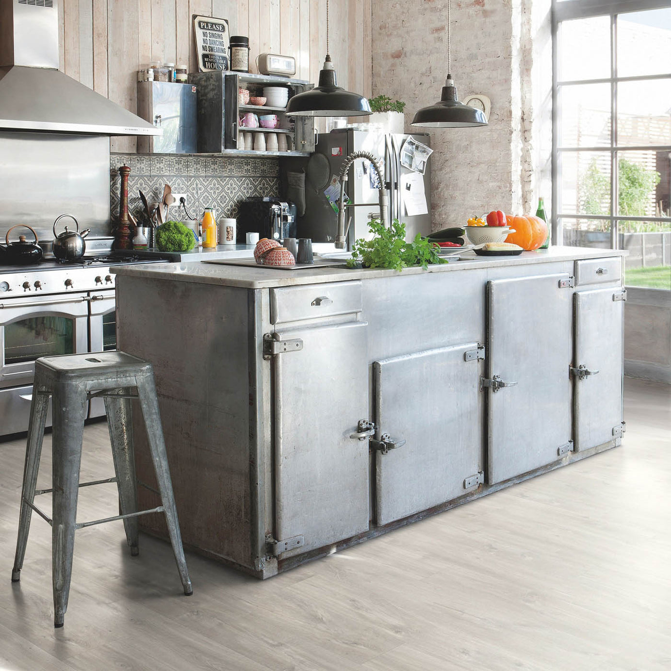 Quick-step Paso Ash Oak Wood effect Textured Vinyl Planks, 2.13m² - Image 2