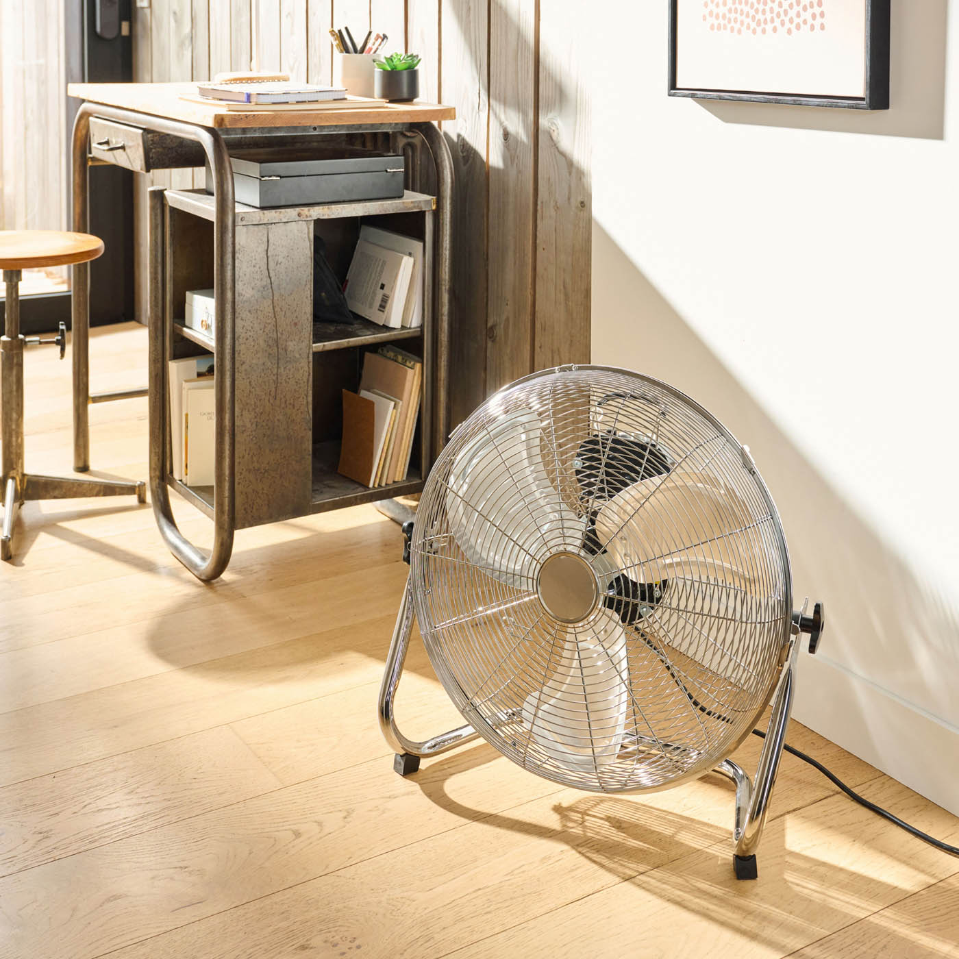 Tilt Industrial Fan 18" Metal Chrome 120W 3-speed 138° Powerful Airflow - Image 3