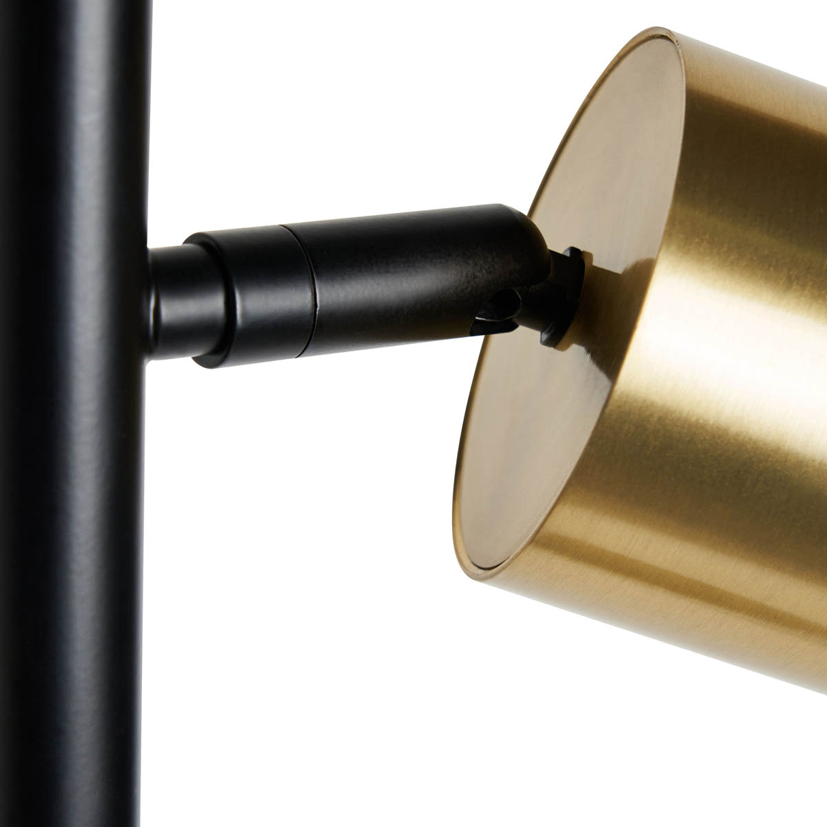 Inlight Carana Matt Black Brass effect LED Floor lamp - Image 10