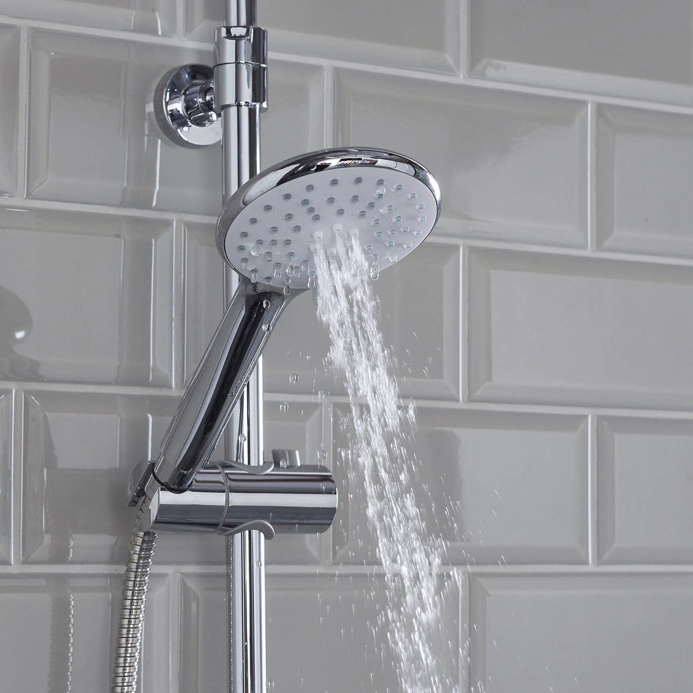 Bristan Buzz Chrome effect Rear fed Thermostatic Mixer Shower with 2 heads - Image 10