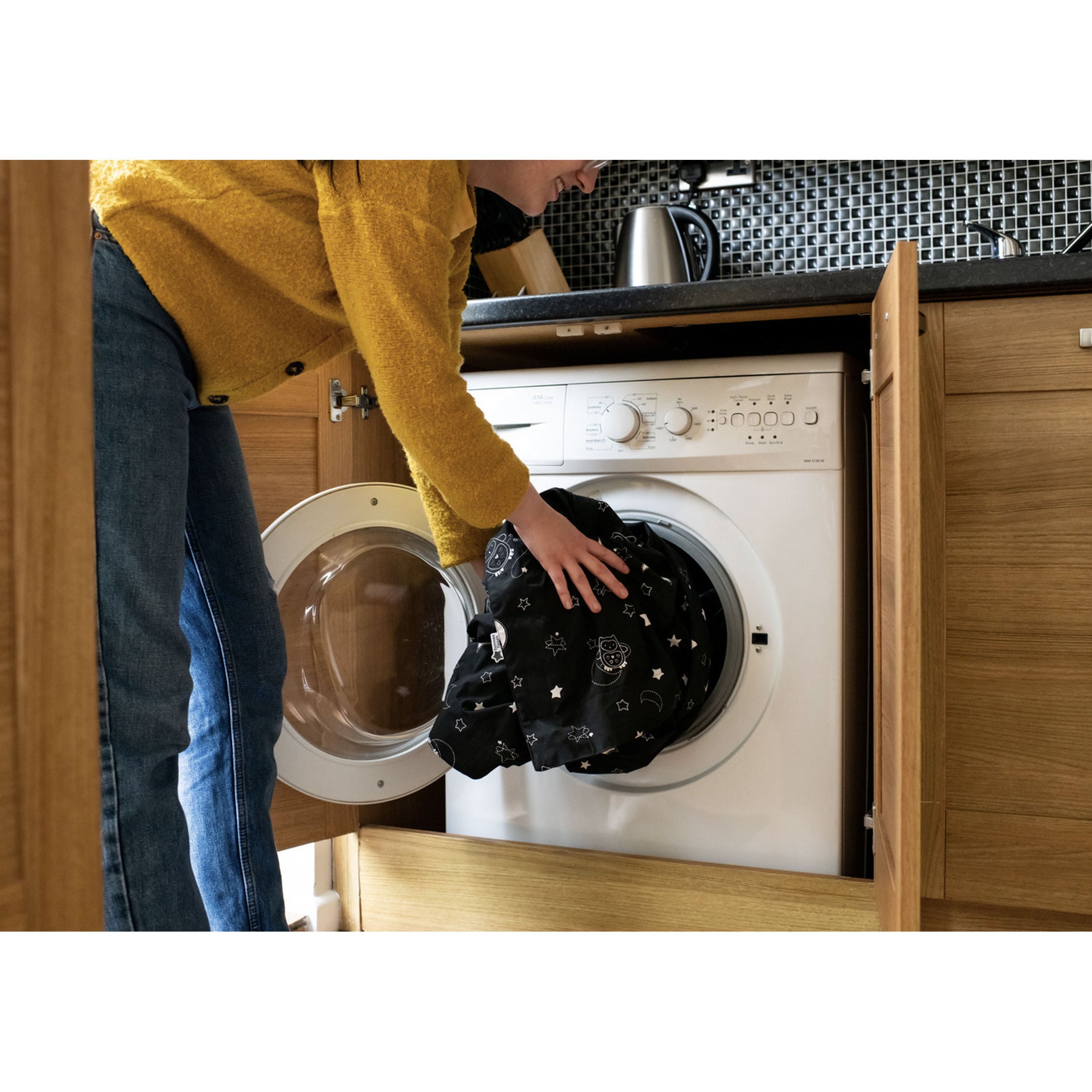 Tommee Tippee Portable Blackout Blind with Suction Cups Regular 125 x 99cm - Image 6