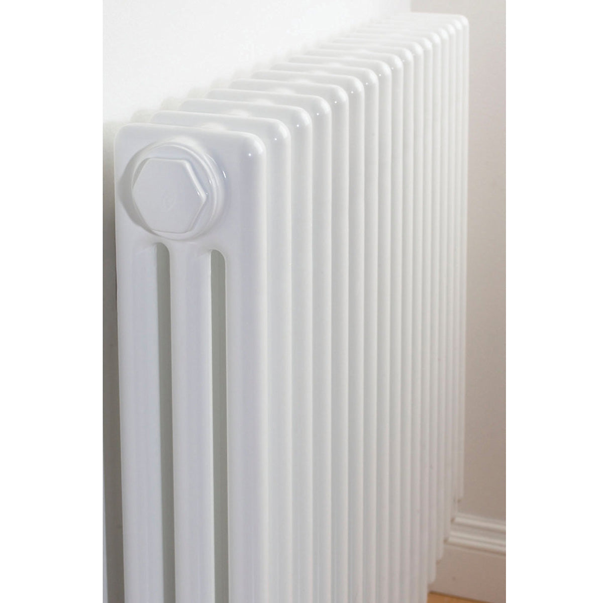 Acova 3 Column Radiator White (H)300-500-600-2000 x (W)628-1226mm - Image 1
