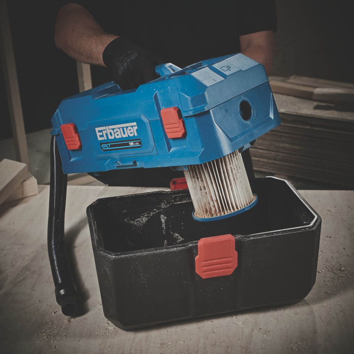 Erbauer Wet And Dry Vacuum Cleaner Cordless 18V ETBV18-Li Toolbox 14L Body Only - Image 3