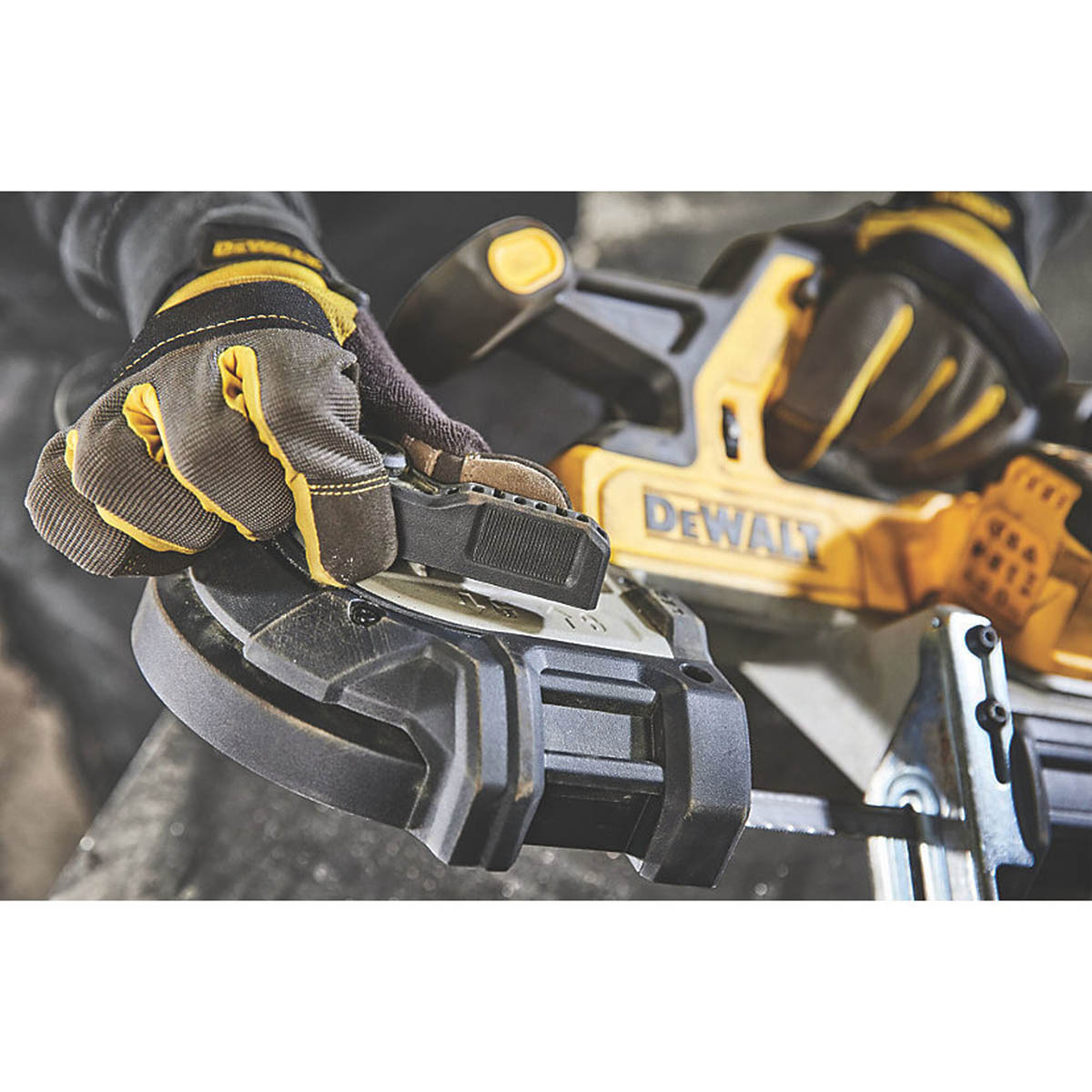 DeWalt Band Saw Cordless 18V Li-Ion CS378N-XJ 86mm Brushless Compact Body Only - Image 5