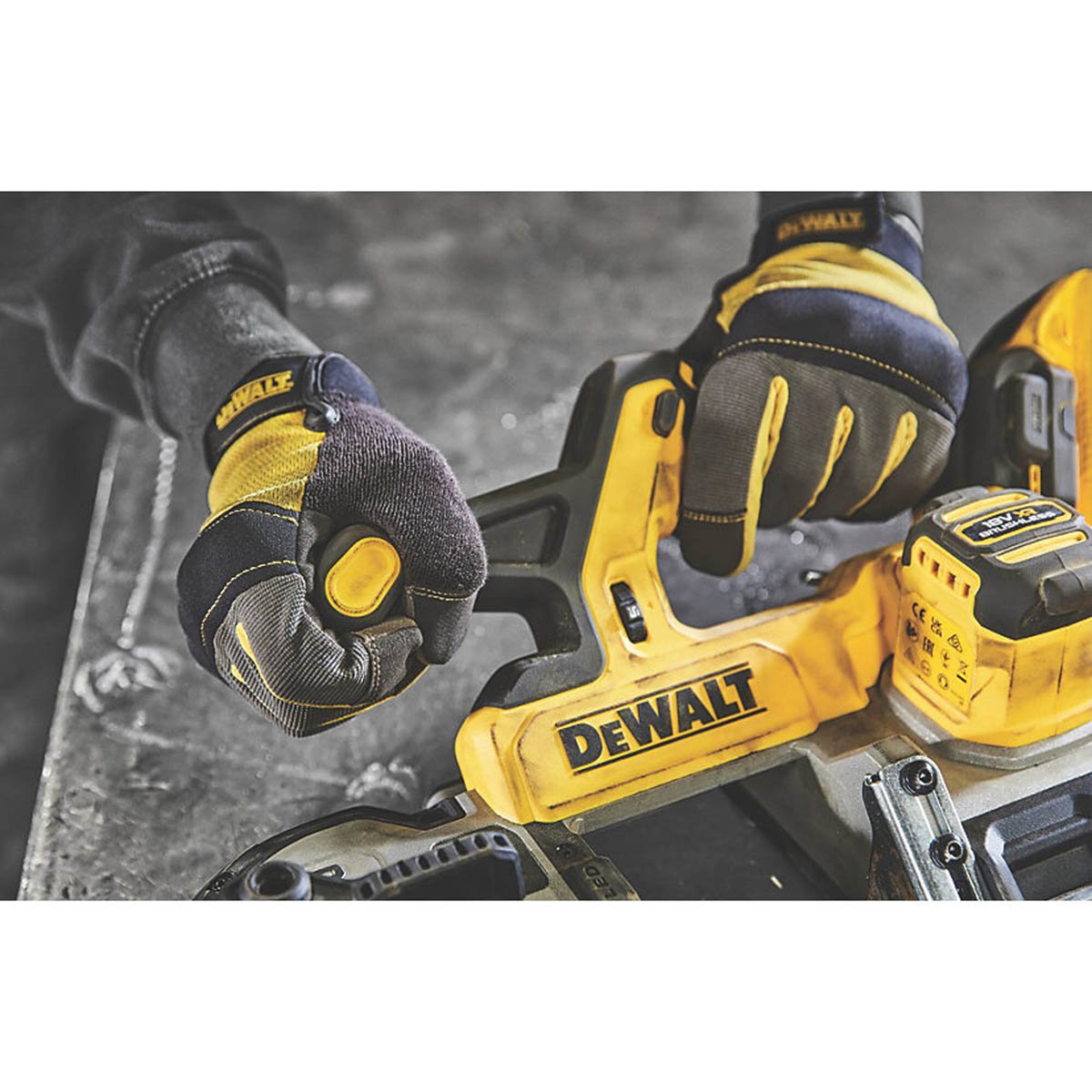 DeWalt Band Saw Cordless 18V Li-Ion CS378N-XJ 86mm Brushless Compact Body Only - Image 6