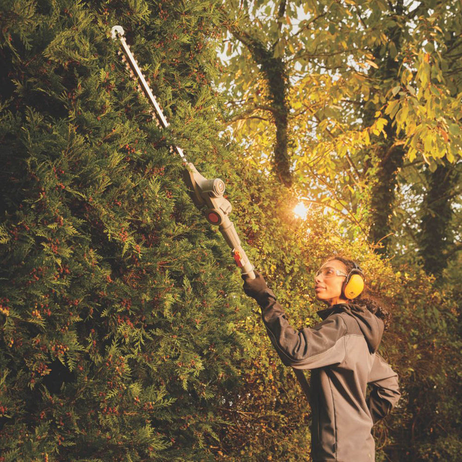 Titan Pole Hedge Trimmer Cordless 45cm 18V Li-Ion TXP Telescopic - Body Only - Image 2