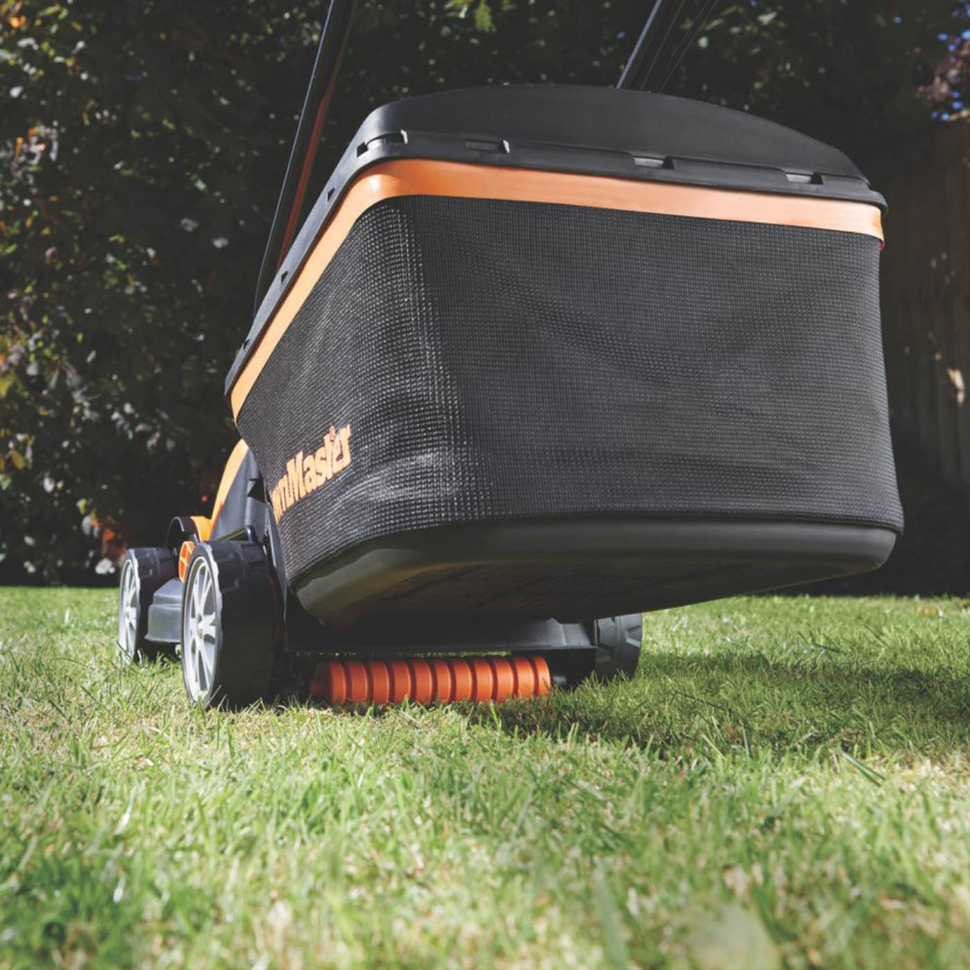 LawnMaster Lawn Mower Electric M2EB1232M-01 Rotary 32cm Grass Cutter 1200W - Image 3